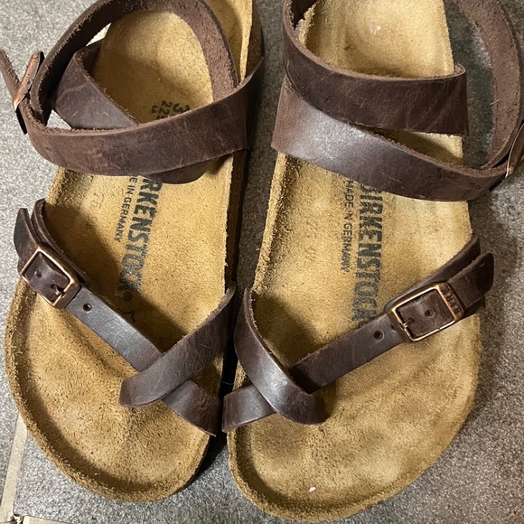Size 5 Birkenstock Yara Oiled Leather Sandal - Picture 3 of 7